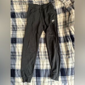 Women’s Nike Cuffed Sweatpants